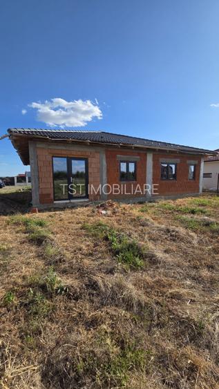 Casa in rosu - Paulesti, str. Andrei Muresanu - 3