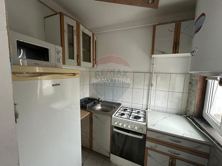 DE VANZARE - GARSONIERA  str. Motorului - 2