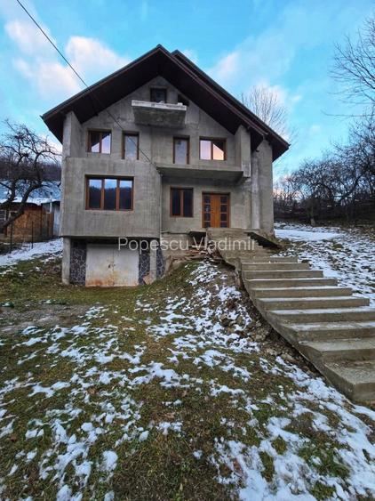 Casă de vânzare Pângărați, Neamț – 5 camere, 2500 mp teren, lângă Mănăstire - 3