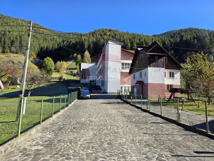 Vila / Pensiune / Camin / Azil seniori, zona superba Moeciu, parcare - 2