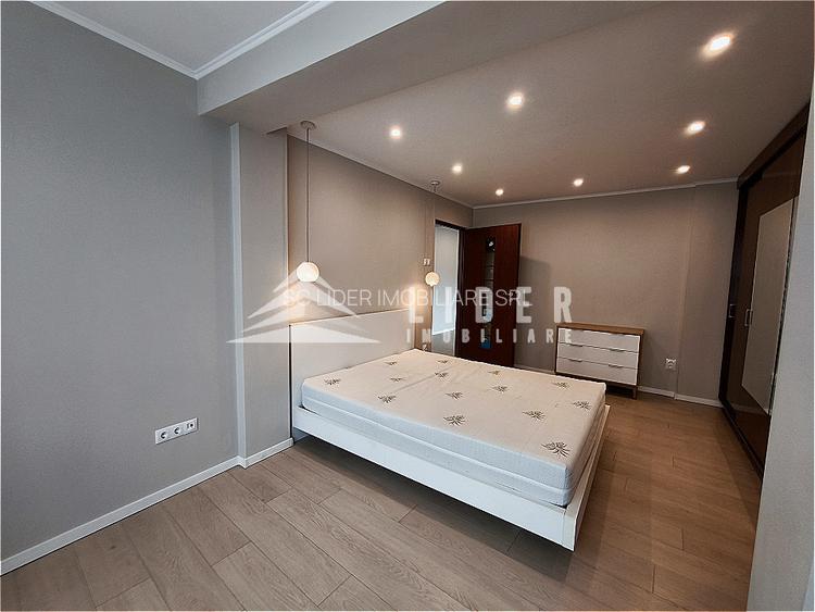 Apartament 2 camere ultracentral, Piața Mihai Viteazu,vedere spre statuie - 7