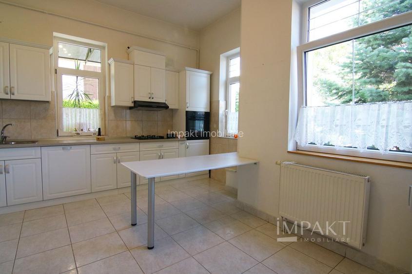 Casa individuala situata la 2 minute de Parcul Engels ! - 9