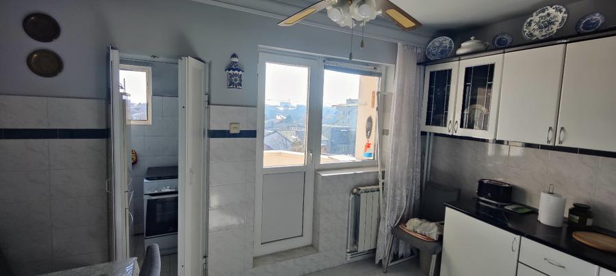 3 camere, et 5/7, Bd. Mamaia - Trandafirul, vedere spre mare