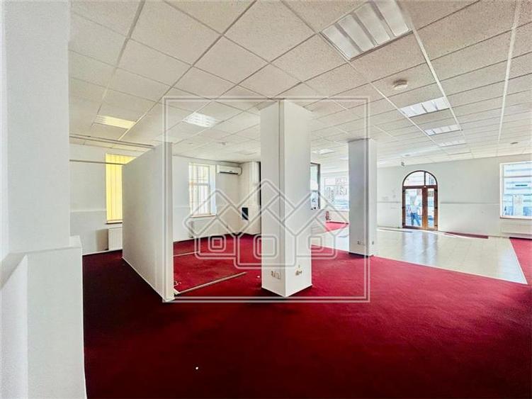 Spatiu comercial de inchiriat - 600 mp, Centrul Istoric - Sibiu