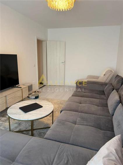 De vanzare apartament 3 camere – Str Amurgului