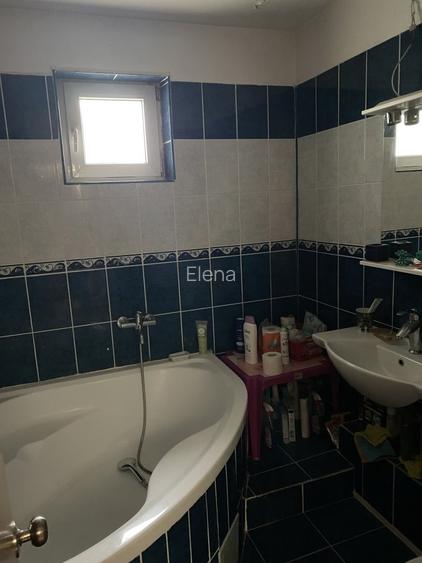 &Icirc;nchiriez apartament 3 camere strada Luica - 6