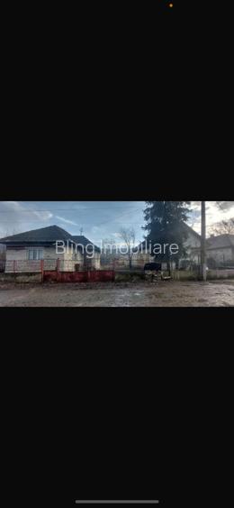 Casa demolabila Faureni, 2600 mp teren - 2