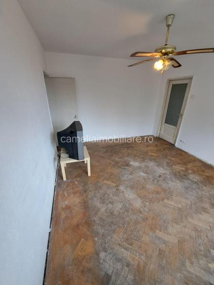 3 camere, intre Gara de Nord si Basarab, B-dul Dinicu Golescu, nr 39 - 22