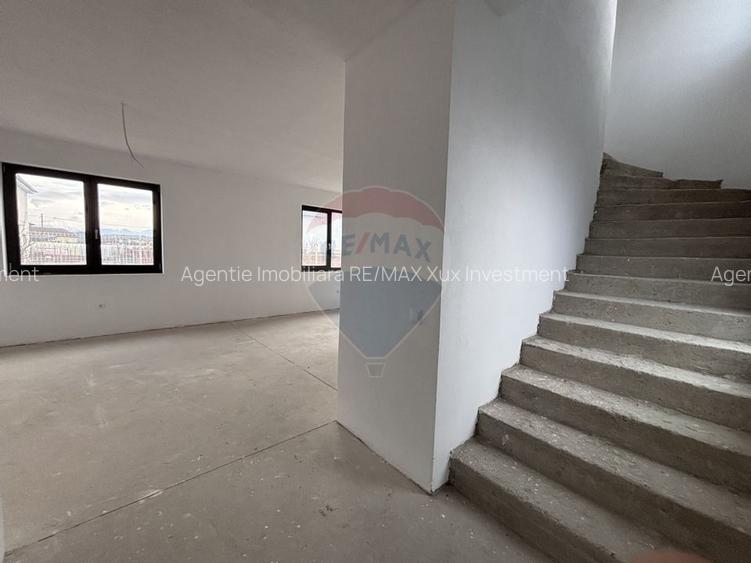 Casă / Vilă cu 4 camere de vânzare - 5