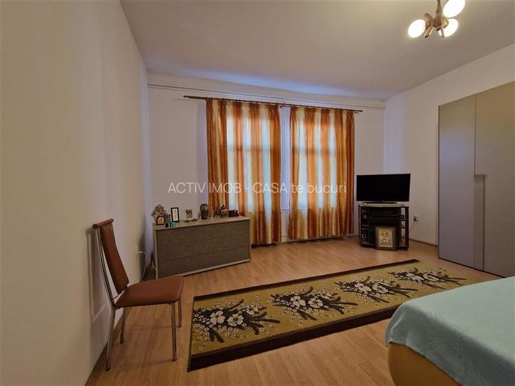 Casa P+E, suprafata utila 446.66 mp, teren 866, pretabila - clinica, restaurant, - 4