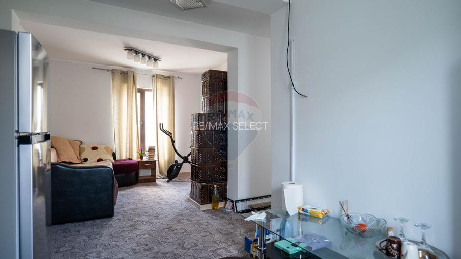 Vanzare vila si spațiu comercial, gradina si garaj-zona Corbii Mari - 7