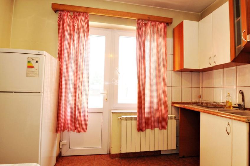 Centru, proprietate Parter + Etaj + Mansarda, disponibila imediat - 14