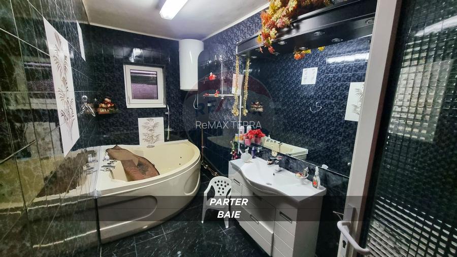 Casă / Vilă cu 10 camere de vânzare în SIGHETUL MARMATIEI zona Central - 45