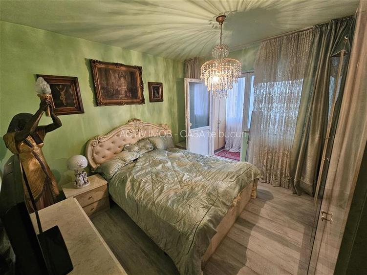 Resita, 3 Cam. Dec., Micro 4 - 3