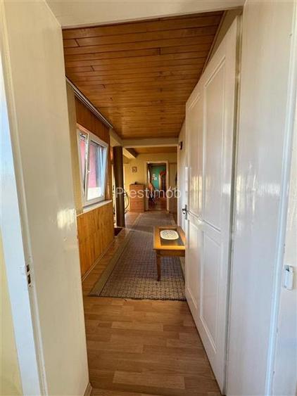 Casa independenta , vintage de vanzare , 300 mp cu teren de 1493 mp Sancrariul d - 30