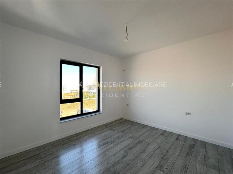 Casa Individuala de vanzare - Teren 350 mp | 4 camere - 3 bai - 18