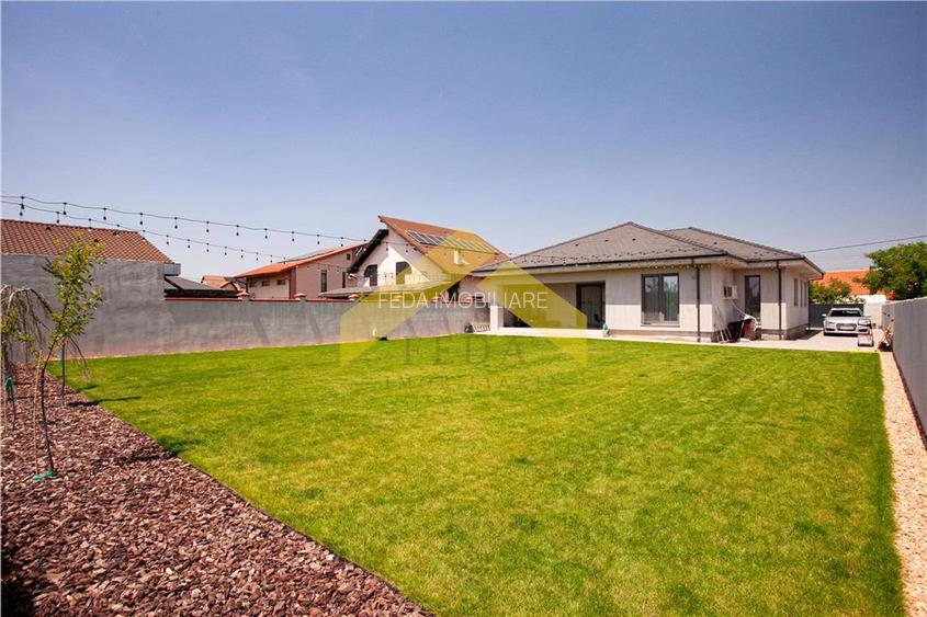 Casa noua la sol de vanzare in Livada - 23