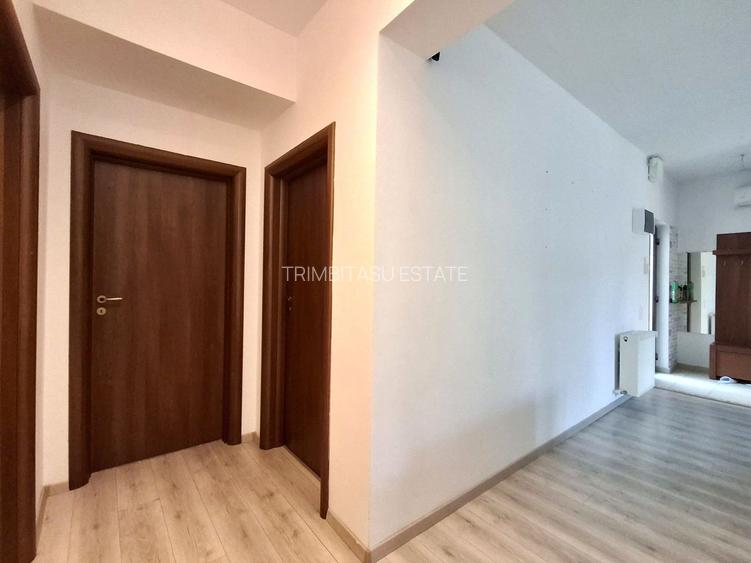 De Vanzare Casa  4 camere  zona Tunari - 12