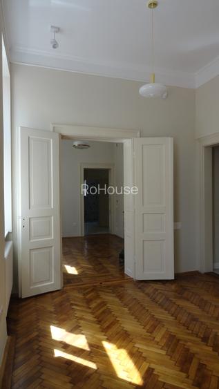 Apartament in casa recent renovat , parcare in curte, zona centrala - 13