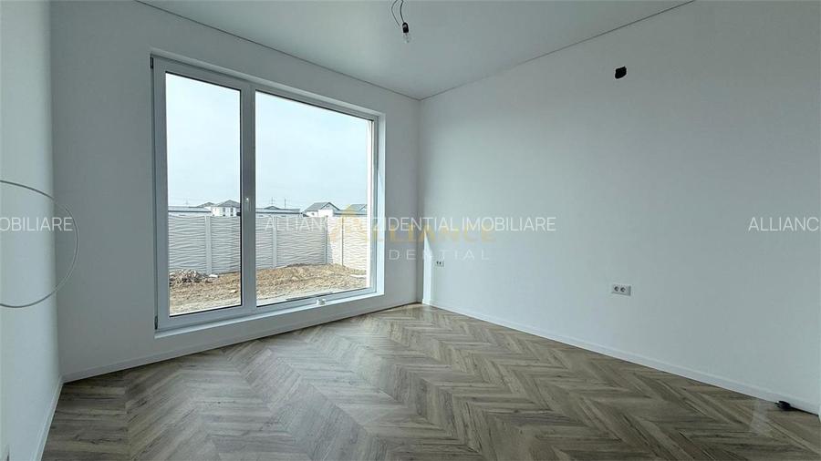 Casa Individuala - 4 camere - 2 bai - 371 mp teren - 13