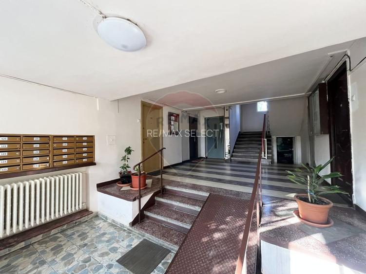 Vanzare apartament 3 camere, decomandat, Drumul Taberei - Bd. 1 Mai - 12