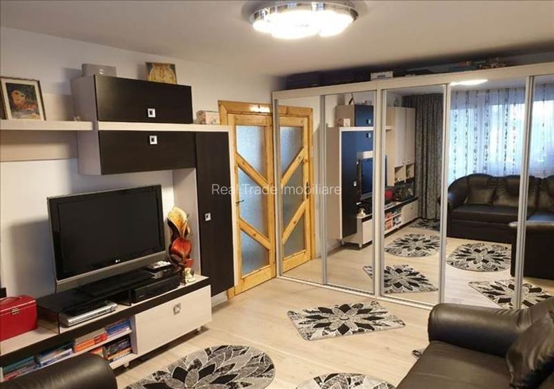 Apartament 4 camere decomandat Tractorul - 2