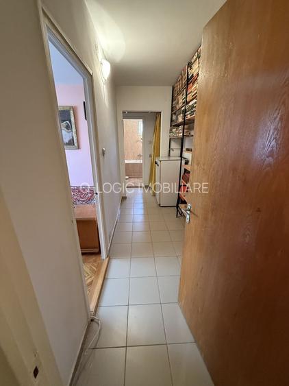 Apartament 3 camere liber la vanzare zona Astra - 8