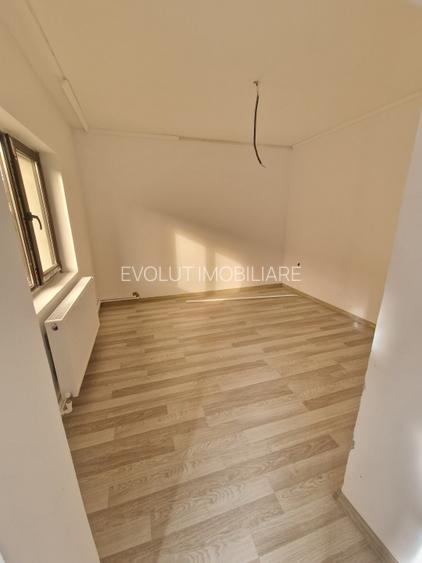 Medeea Casa parter de vanzare 5 camere - 9