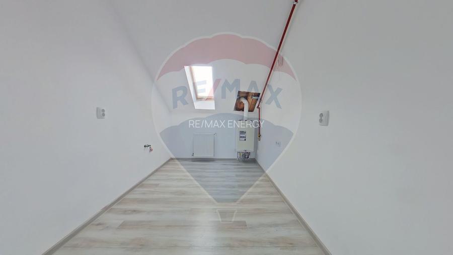 Mansarda de vanzare, 81mp, str Cetatii. Comision 0% - 4