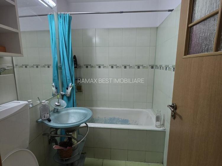 Campia Libertatii, intersectie Gheorghe Petrascu, 10 minute metrou Muncii - 12