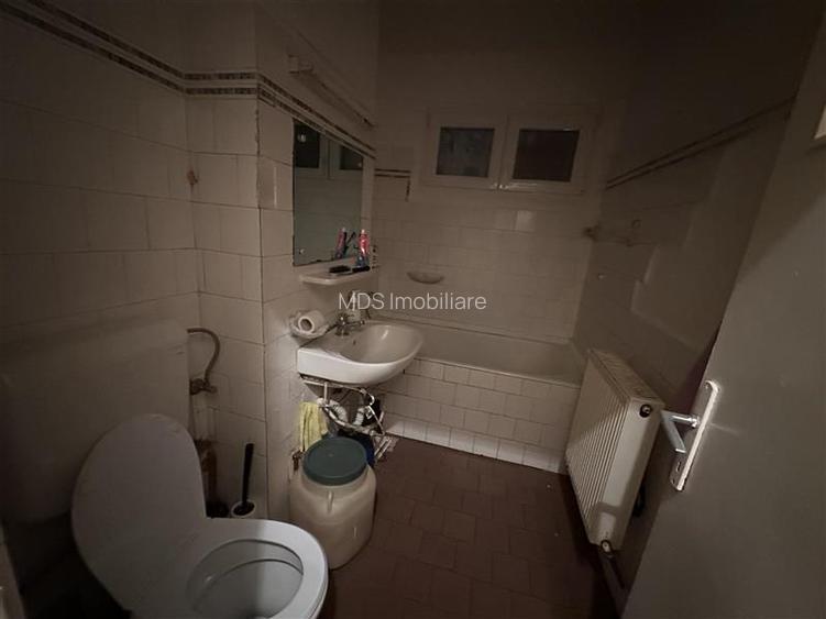 Confort 1 la etajul 2, model mare  cu centrală propie lingă Piața - 3