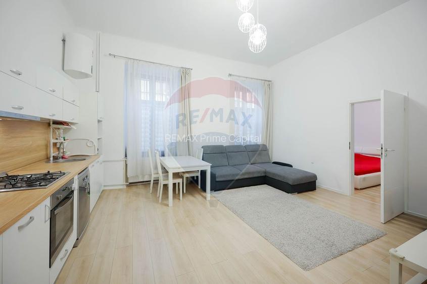 Apartament cu 3 camere de vânzare, ultracentral - 4