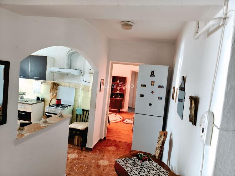 Apartament 3 camere, etaj 3 - Zonă bine cotată (str. M. Kogălniceanu) - 3