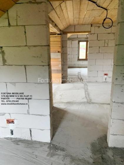 Casa la gri, comuna Girov - 13