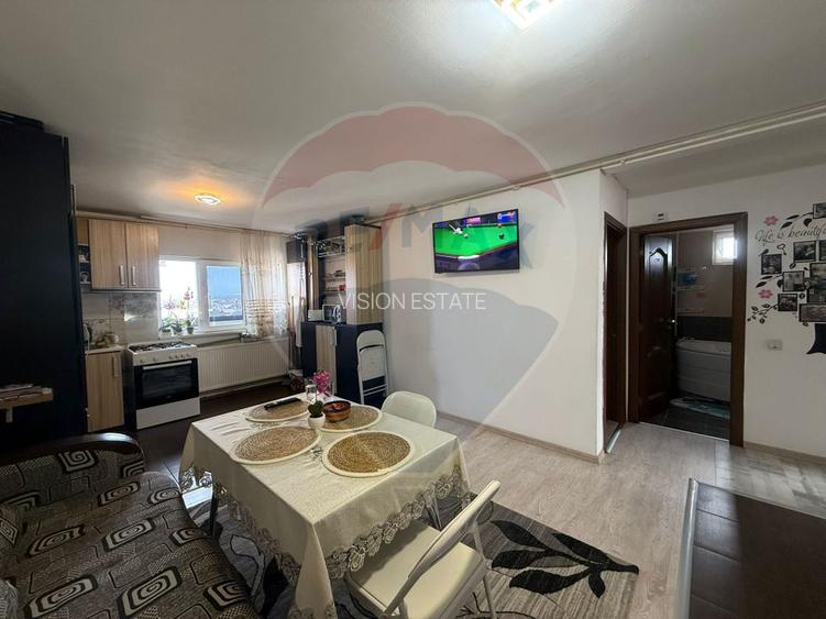 Apartament cu 3 camere de vânzare în zona Lapus - 6