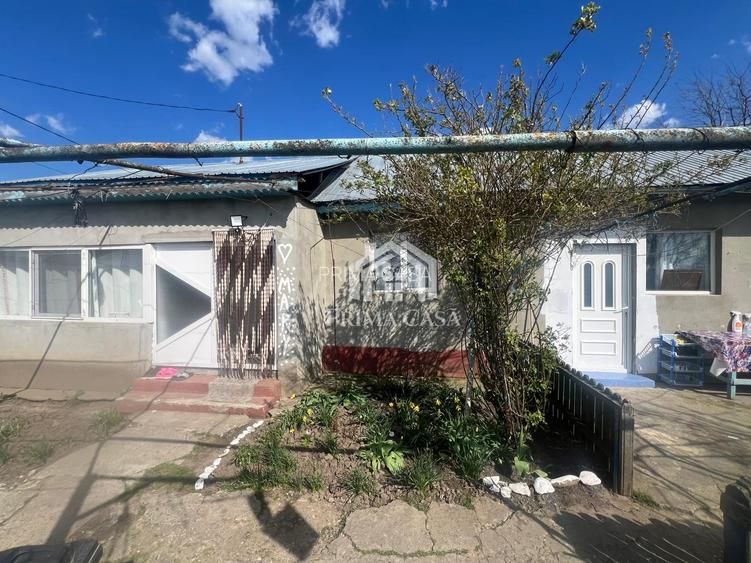 Casa si teren in comuna Mihailesti SC=100mp teren=820mp Pret: 28.000 neg. - 2