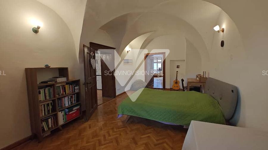 Apartament deosebit cu 3 camere in Centrul Istoric al Sibiului - 6