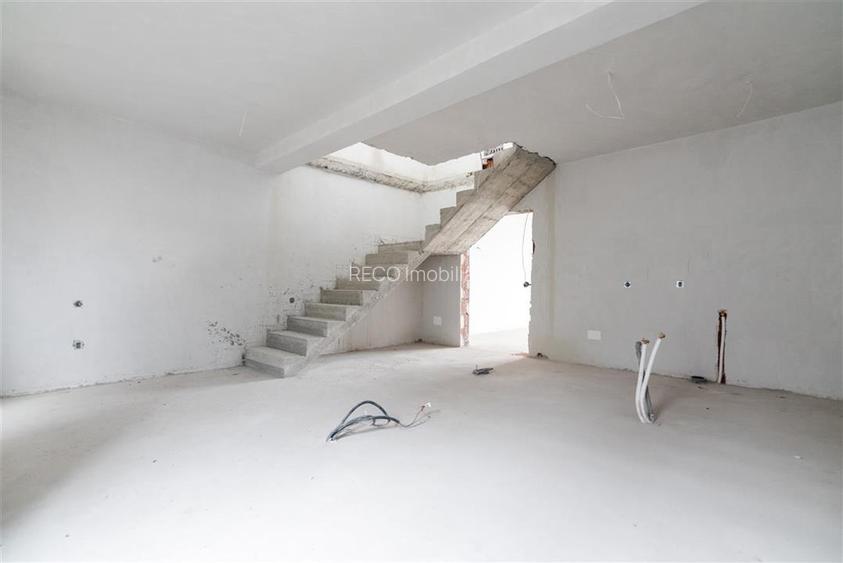 RECO apartament cu 3 camere parter + 2 etaje Oradea zona dealuri - 12