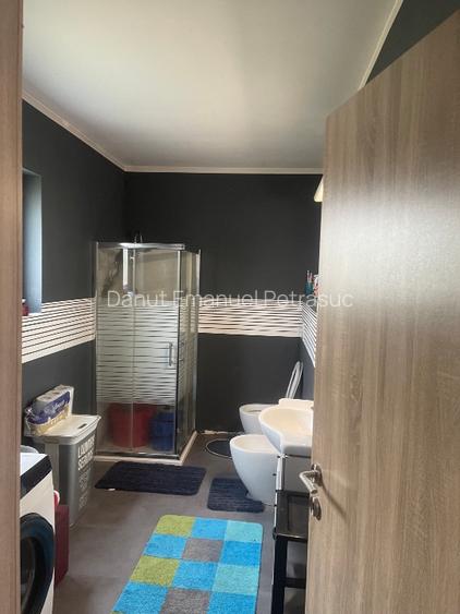 Casă de vânzare de 310 mp în Rădăuți! - 9