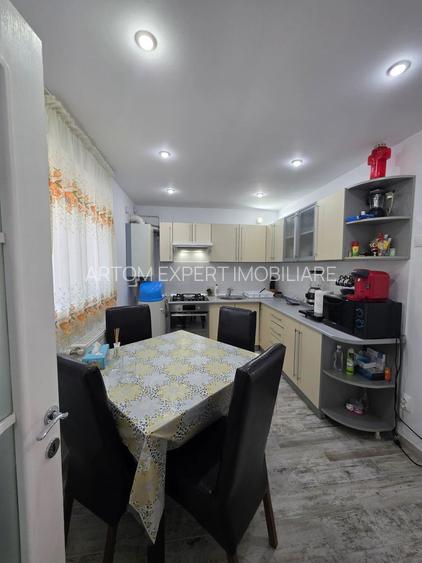 Casa-Vila/chiar lângă pensiunea Amara - 7