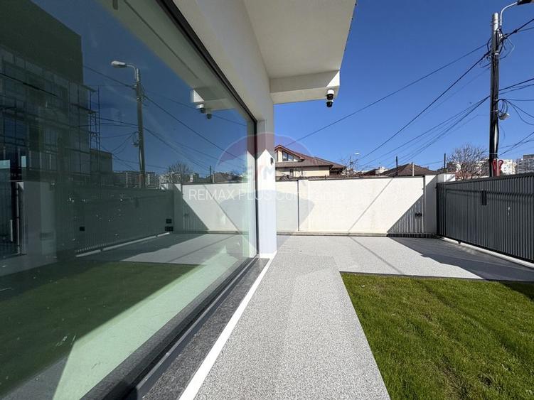 Casă / Vilă cu 8 camere de închiriat în zona Faleza Nord - 21