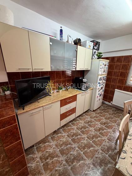 Apartament 3 camere de vanzare Alexandriei intersectie Margeanului - 4