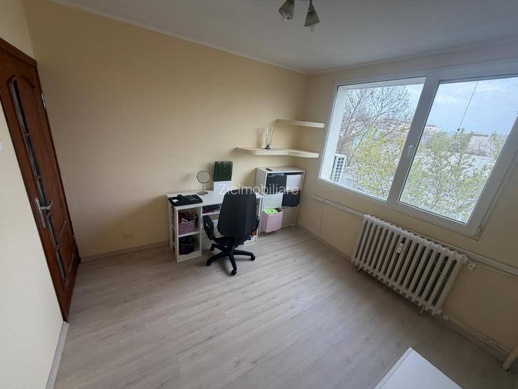 3 camere mobilat utilat etaj 3/4,metrou 1 decembrie la 5 minute - 13