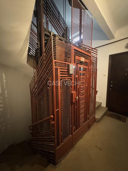 Bijuterie interbelică în centru - 19