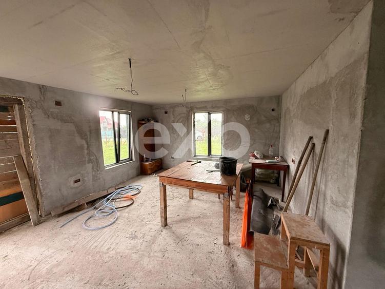Casă semifinisată | Buzoiești | Teren generos 2.900 mp