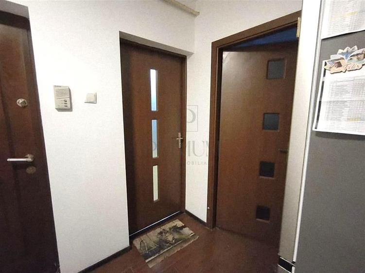 SAGULUI - ETAJ 3 - DECOMANDAT - 3 CAMERE - CENTRALA PROPRIE