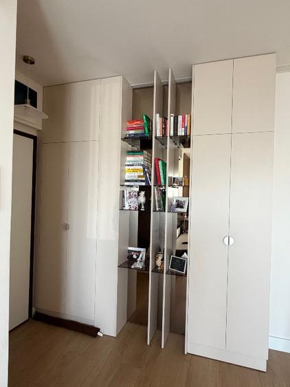 Proprietar — închiriez apartament cu 2 camere, 2 băi, terasă și grădină