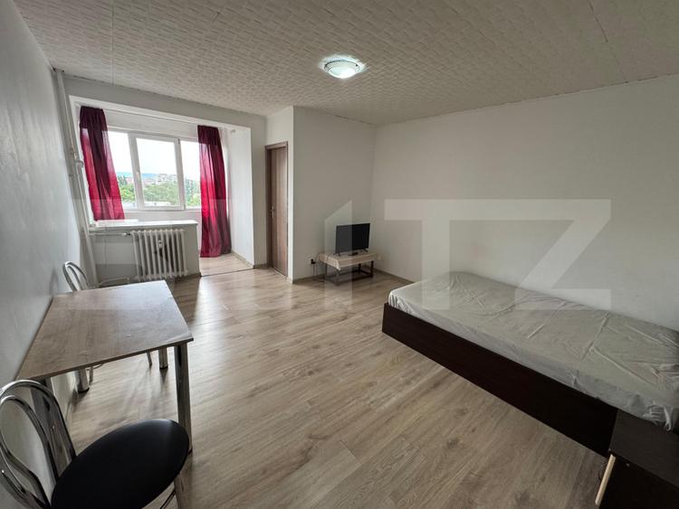 Garsoniera 32mp , Brazda lui Novac, Zona pietei din brazda