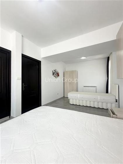 Afacere la Cheie in Mamaia Nord: Pensiune de Vanzare cu 18 Camere - 27