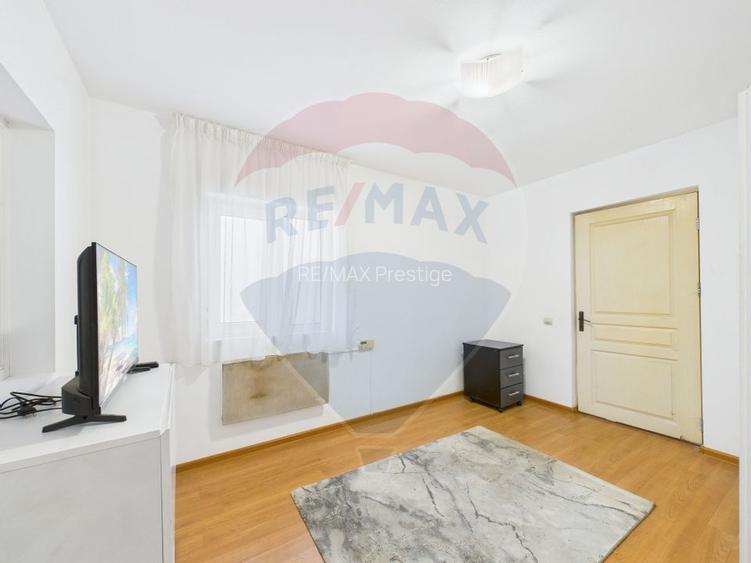 Casă cu două corpuri, ideală pentru firmă, Vitan - 7